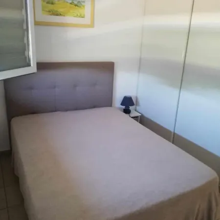 T3 Avec Terrasses Et Piscine Cyprien 아파트